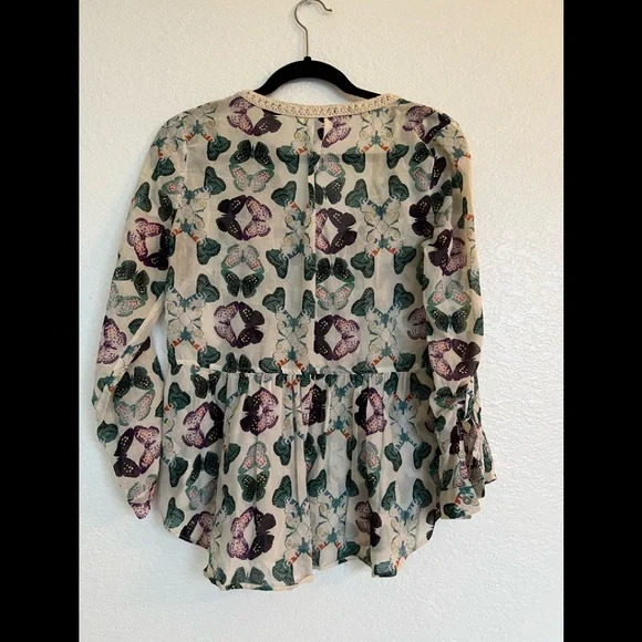 Anthropology butterfly Blouse, Like new,Size 0 - Picture 2 of 4
